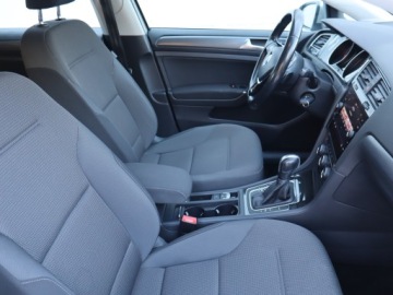 Volkswagen Golf VIII Variant 1.5 eTSI 150KM 2020 VW Golf 1.5 TSI, Salon Polska, Serwis ASO, zdjęcie 8