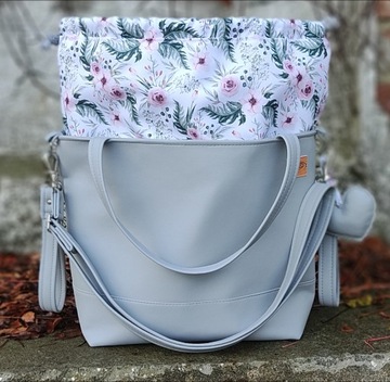 Большая сумка для коляски, с набором лямок и вышивкой.