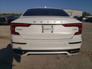 Volvo S60 III Sedan 2.0 T5 250KM 2020 Volvo S60 T5 R-Design 2020 2.0l 2.0 Benzyna 250KM, zdjęcie 2