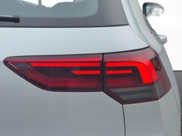 Volkswagen Golf VIII Hatchback 1.5 TSI EVO 130KM 2022 Volkswagen Golf Life 1.5 TSI 130KM, Serwis ASO, Gwarancja, FV23 1.5 129KM, zdjęcie 10