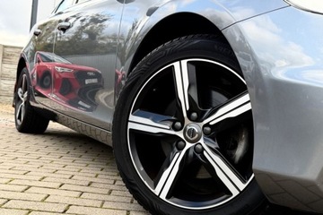 Volvo V40 II Cross Country Facelifting 2.0 T4 190KM 2018 Volvo V40 T4 R-DESIGN 190KM alcantara FULL LED bezwypadkowy 1 wlasciciel F, zdjęcie 13