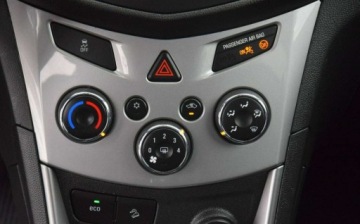 Chevrolet Trax 1.6 115KM 2013 Chevrolet Trax 1.6 MPI Biala Perla Klima Kamera Hak Sprowadzony Oplacony, zdjęcie 19