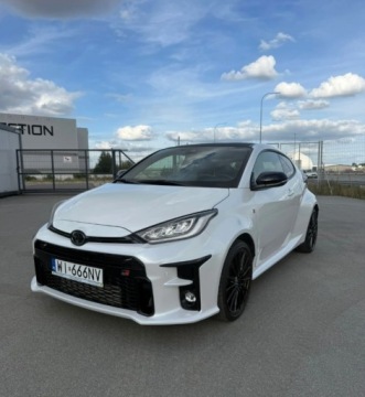 Toyota 2022 Toyota Yaris Toyota Yaris IV 1.6 GR dynamic vip 1.6 Benzyna 261KM