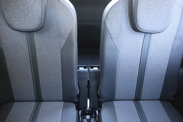 Peugeot 5008 II Crossover Facelifting 1.2 PureTech 130KM 2022 Peugeot 5008 PureTech 130, Salon Polska, zdjęcie 17