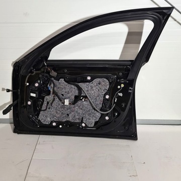 BMW 7 G11 G12 DVEŘE PRAVÉ PŘEDNÍ BARVA 668