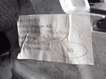 LOKETNÍ OPĚRKA SKŘÍŇKA EVROPA 5G0864251D ORIGINÁLNÍ VW GOLF 7 VII GTI 15R