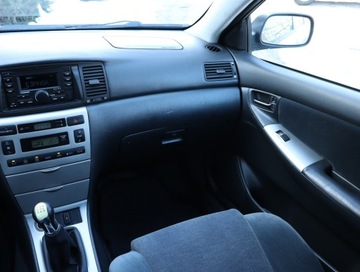 Toyota Corolla IX (E12) Kombi 2.0 D-4D 90KM 2004 Toyota Corolla 2.0 D-4D, Salon Polska, HAK, Klima, zdjęcie 7