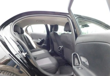 Mercedes Klasa A W177/V177 Hatchback 1.3 160 109KM 2020 Mercedes-Benz Klasa A z Gwarancja Bezwypadkowy 100 Stan Wzorcowy 1.3, zdjęcie 13