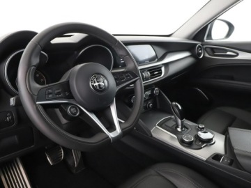 Alfa Romeo Stelvio SUV 2.0 Turbo 280KM 2018 Alfa Romeo Stelvio 2.0Turbo Super Q4 Nawigacja, zdjęcie 13