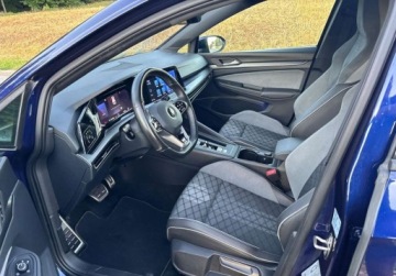 Volkswagen Golf VIII Variant 1.5 eTSI 130KM 2021 Volkswagen Golf 1.5 TSI R-Line 130 KM 2021r Warszawa 1.5 Benzyna, zdjęcie 16