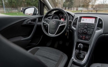 Opel Astra J GTC 1.4 Turbo ECOTEC 120KM 2015 Opel Astra Opel Astra 1.4 Benzyna 120KM, zdjęcie 32