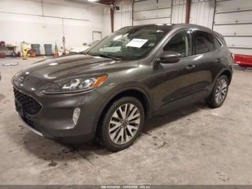 Ford Escape III 2020 Ford Escape 2.0 250KM 4X4 wersja TITANIUM, od firmy ubezpieczeniowej 2.0