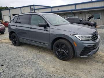 Volkswagen Tiguan II 2023 Volkswagen Tiguan SE R-Line Black 2023 2.0l 2.0 Benzyna 184KM, zdjęcie 4