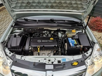Opel Astra J Hatchback 5d 1.6 Twinport ECOTEC 115KM 2009 Opel Astra 1.6 16V 116KM Klimatyzacja Elektryka, zdjęcie 20