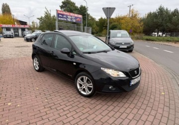 Seat Ibiza IV Hatchback 5d 1.2 TSI 105KM 2011 Seat Ibiza 1.2Tsi KLIMATRONIC Panorama dach Extra stan 1.2 Benzyna 105KM, zdjęcie 2