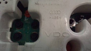 Audi A4 B5 1.6 B счетчик 8D0919033CX
