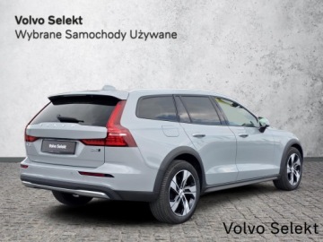 Volvo V60 II  Cross Country Facelifting 2.0 B4 197KM 2023 Volvo V60 Cross Country FV23 Plus Bright B4 197KM, zdjęcie 5