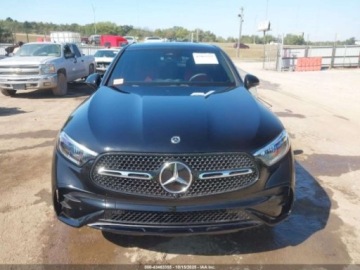 Mercedes GLC C254/X254 2025 Mercedes-Benz GLC 2025 MERCEDES-BENZ GLC 300 4MATIC COUPE 2.0 Benzyna 255KM, zdjęcie 4