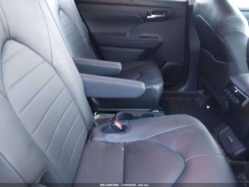 Toyota Highlander III 2024 Toyota Highlander xle, 2024r., 4x4, 2.4L 2.4 Benzyna 265KM, zdjęcie 9