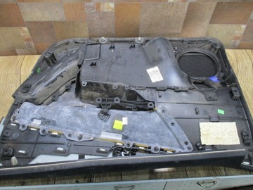 PASSAT B6 ПОВРЕЖДЕНА КОЖА ПЕРЕДНЕЙ ЛЕВОЙ ДВЕРИ СТОРОНЫ