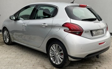 Peugeot 208 I Hatchback 5d Facelifting 1.2 PureTech 110KM 2016 Peugeot 208 1.2 Turbo, zdjęcie 3