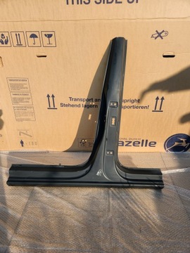 VW TOURAN III 5TA PROG СТОЙКА ЛЕВАЯ НОВАЯ 15-> ОРИГИНАЛ