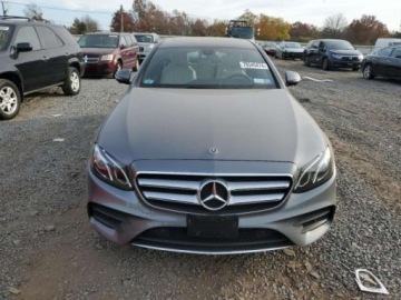 Mercedes Klasa E W213 2019 Mercedes-Benz Klasa E E300 4matic 2.0 Benzyna 241KM, zdjęcie 1