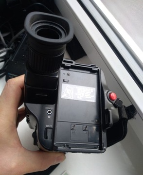 Камера Blaupunkt CC856 Video8, а точнее SONY Video8, играет прекрасно!