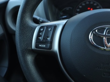 Toyota Yaris III Hatchback 5d Facelifting 2017 1.5 Hybrid 100KM 2020 Toyota Yaris 1.5 Hybrid, Salon Polska, zdjęcie 15