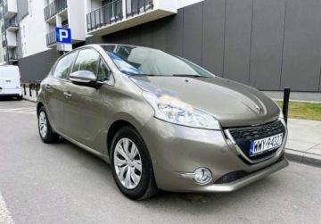 Peugeot 208 I Hatchback 3d 1.0 VTI 68KM 2014 Peugeot 208 klima ISOFIX niski przebieg Warszawa Benzyna 68KM