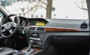 Mercedes Klasa C W204 Limuzyna 3.5 350 4MATIC 306KM 2012 Mercedes-Benz Klasa C 3,5 (306KM) 2012 r. Lift Automat 4Matic 3.5 Benzyna, zdjęcie 9
