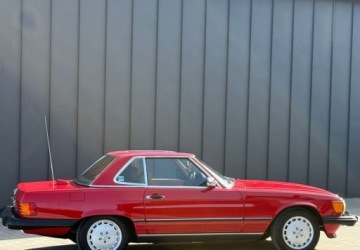 Mercedes SL R107 1986 Mercedes-Benz SL Mercedes-Benz SL 5.5 Benzyna 223KM, zdjęcie 9