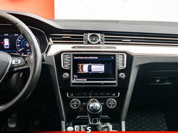Volkswagen Passat B8 Variant 2.0 TDI BlueMotion SCR 190KM 2017 Od ręki - VOLKSWAGEN Passat 2.0 TDI Highline Combi 190KM 2017, zdjęcie 14