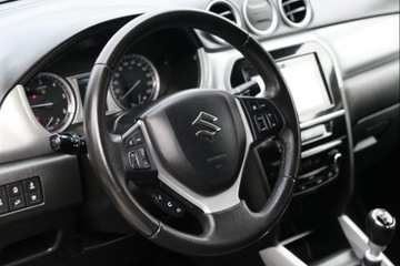 Suzuki Vitara III SUV 1.6 DDiS 120KM 2016 Suzuki Vitara DDiS 4x4 Allgrip nawigacja climatronic kamera zarejestrowany, zdjęcie 16