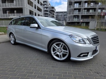 Mercedes Klasa E W212 Kombi 350 4MATIC 272KM 2011 MERCEDES E 350 4MATIC, V6 3.5l 272KM Przebieg: 194,588km Dokumentacja