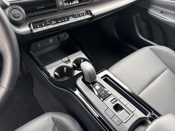 Toyota Prius V (XW60) 2.0  Hybrid Dynamic Force Plug-in 223KM 2023 Toyota Prius Plug-in Hybrid Executive V (2023-), zdjęcie 22