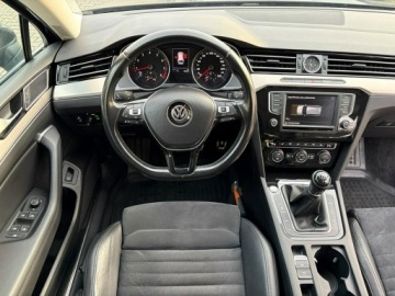 Volkswagen Passat B8 Variant 1.4 TSI BlueMotion Technology ACT 150KM 2017 Volkswagen Passat Variant Highline Full LED, zdjęcie 15