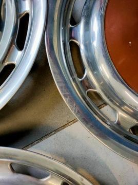 Комплект колпаков Mercedes W107.