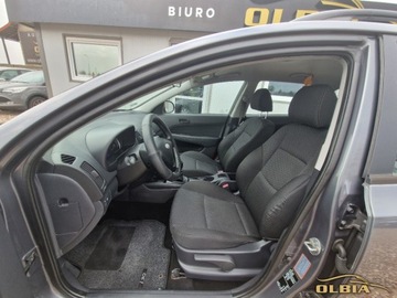 Hyundai i30 I CW Facelifting 1.4 DOHC 109KM 2010 Hyundai i30 Hak Usb iPOD Aux Mp3 1.4 Benzyna 109KM, zdjęcie 4