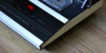 Видеомагнитофон BANG&OLUFSEN BEOCORD 2000