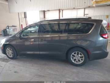 Chrysler Pacifica II 2022 Chrysler Pacifica Touring L, 2022r., 3.6L 3.6 Benzyna 287KM, zdjęcie 5