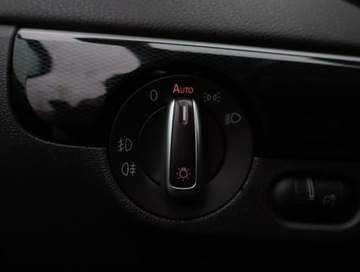 Volkswagen Jetta VI Sedan Facelifting 1.4 TSI 125KM 2014 VW Jetta 1.4 TSI, Salon Polska, Skóra, Navi, zdjęcie 23