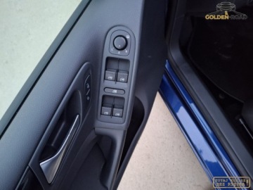 Volkswagen Golf VI Hatchback 5d 1.6 TDI-CR DPF BlueMotion 105KM 2010 Volkswagen Golf 1,6 TDI 105 KM klima elektryka pdc alu oplacony 1.6 Diesel, zdjęcie 13