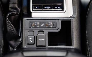 Toyota Land Cruiser VII Terenowy 3d 2.8 D-4D 177KM 2020 Toyota Land Cruiser LC 2.8 D-4D Premium aut 2.8 Diesel 177KM, zdjęcie 31