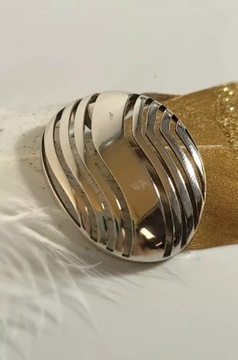 SREBRNA ZAWIESZKA 4,79GR 925PR