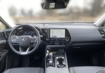 Lexus NX II SUV Facelifting 2.5 450h+ 309KM 2024 Lexus NX 450h Prestige AWD VAT 23 Bezwypadkowy Salon PL Lexus Leszno, zdjęcie 3