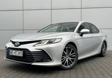Toyota Camry IX Sedan 2.5 Hybrid Dynamic Force 218KM 2021 Toyota Camry Salon Polska Automat Navi Kamera Led 1 Wlasciciel FV23