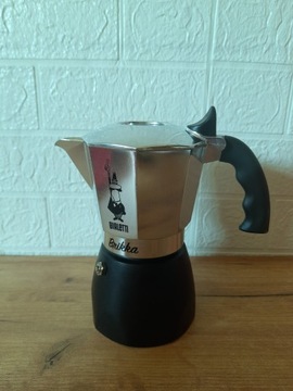 Bialetti – новая плитовая кофеварка Brikka