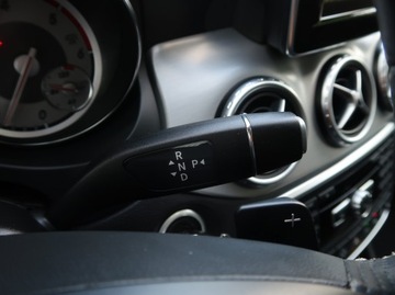 Mercedes GLA I Off-roader 2.1 220 CDI 170KM 2014 Mercedes GLA GLA 220 CDI 4MATIC, 167 KM, 4X4, zdjęcie 17