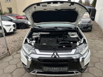 Mitsubishi Outlander III SUV Facelifting 2017 2.0 150KM 2019 MITSUBISHI OUTLANDER 2019*2.0 MIVEC 150 KM*DIAMANT *KAMERA*LED*AUTOMAT*ASO, zdjęcie 33